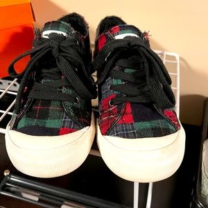 Rocket Dog plaid sneakers